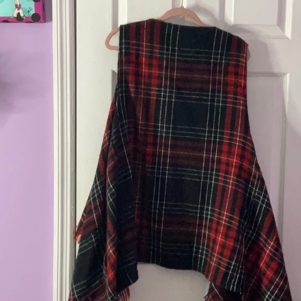Plaid Vest with Fringes